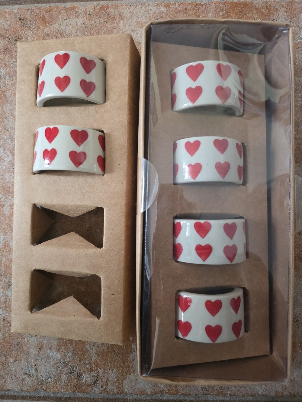Cupcakes And Cashmere Set of 6 Ceramic Napkin Rings Red Hearts NEW